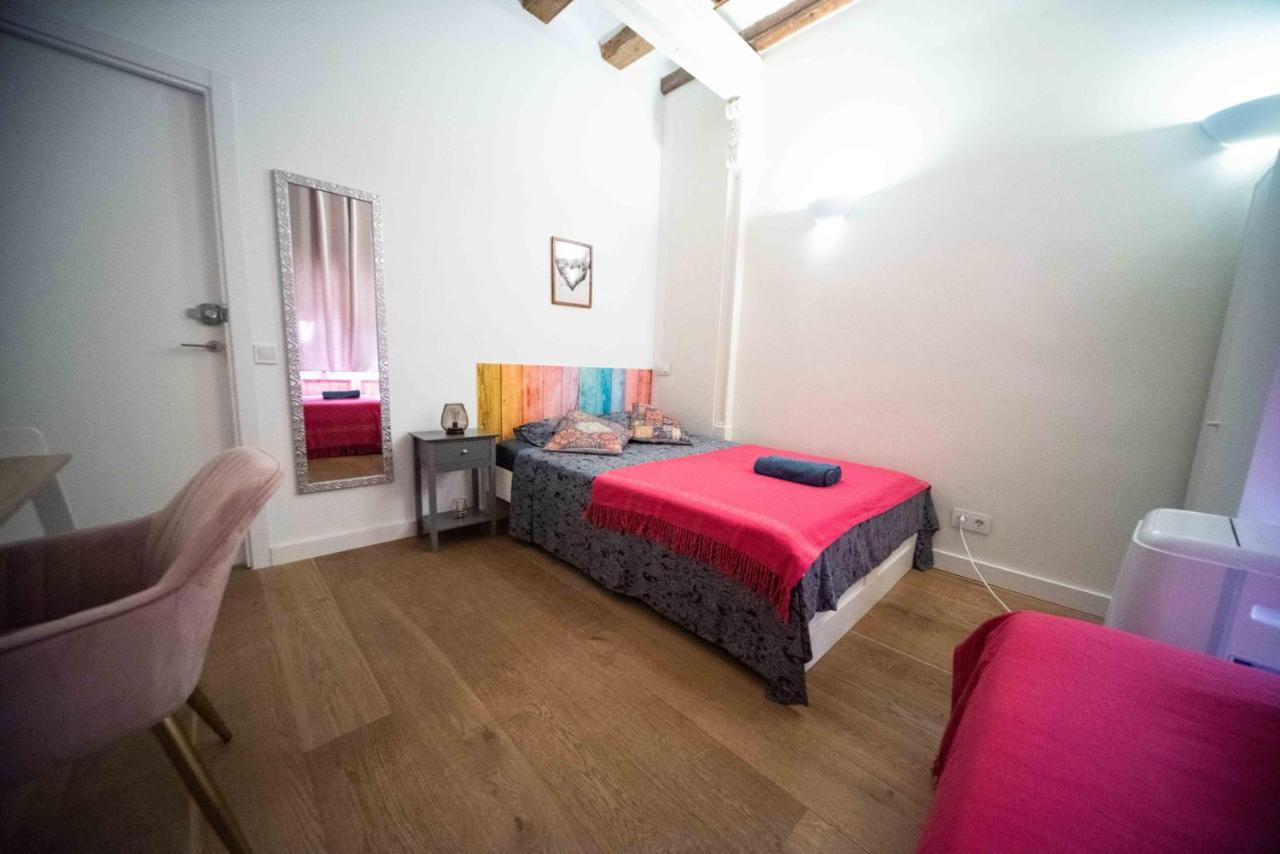 Born Rooms - St Caterina Barcelona Bagian luar foto